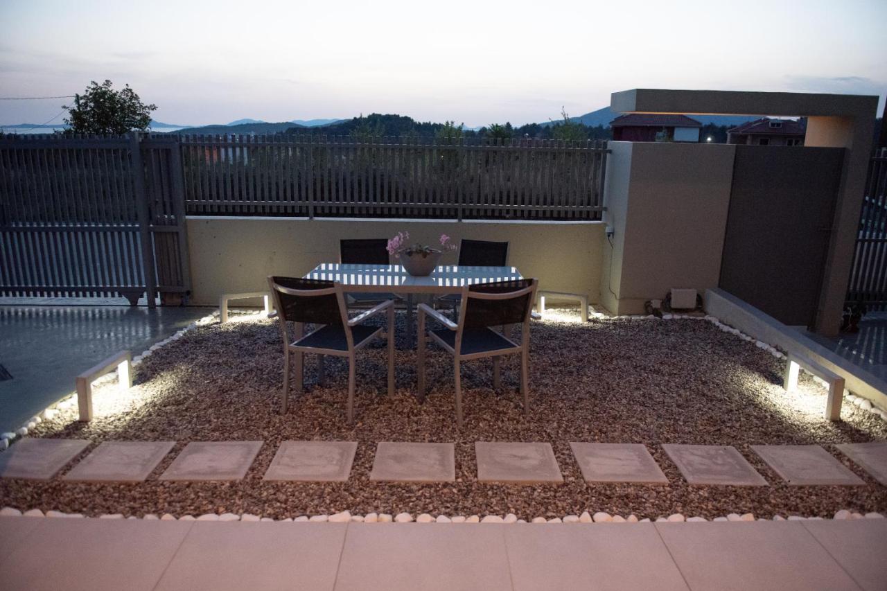 Luxury Autonomous Ground Floor Apartment Igoumenitsa Exterior photo
